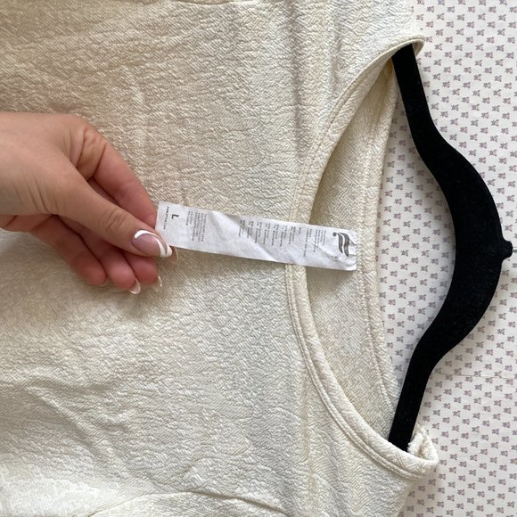 long sleeve crop- fabletics. thick material - Picture 3 of 5